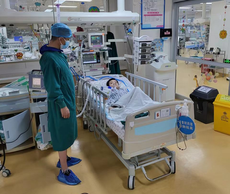 班玛县跨省救护车出租公司