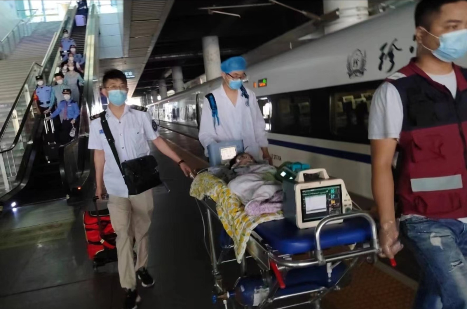 班玛县高铁转运公司